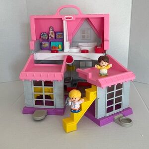 Fisher Price Little People Big Helpers Pink Play House with Lights & Sounds